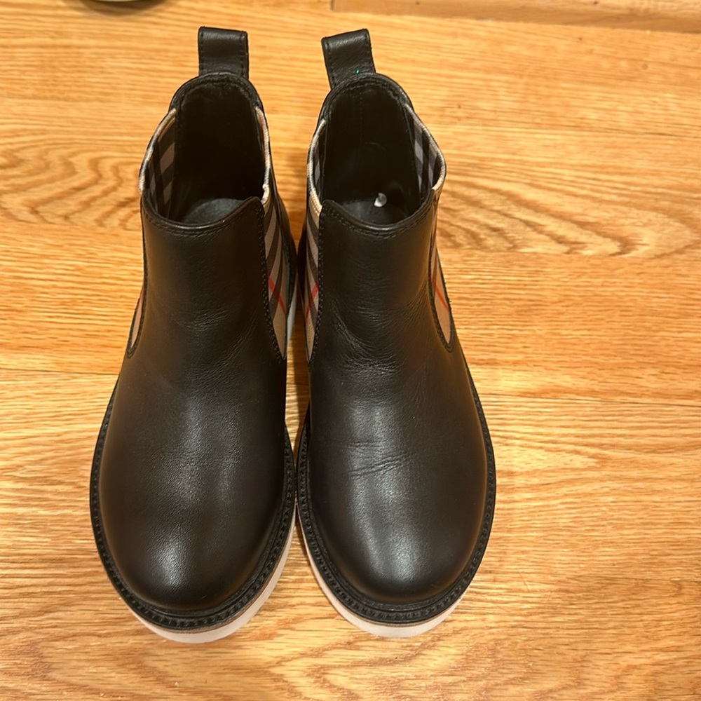 Burberry Chelsea boot